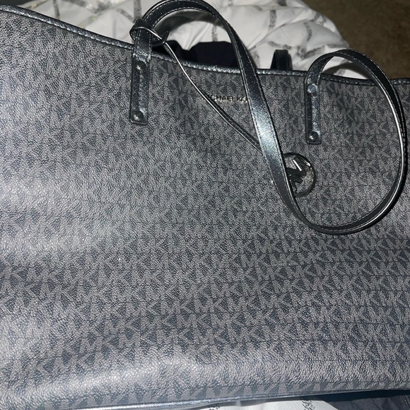 Micheal Kors Large Black Tote Bag - Picture 3 of 6